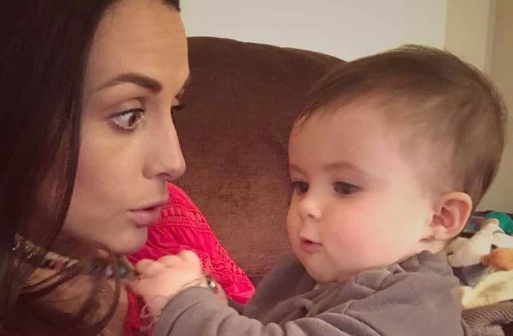 Zuria Vega dice que su vida no es perfecta y habla sobre las dificultades de ser mamá