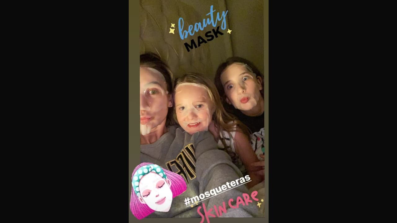 Geraldine Bazán se reencuentra con sus hijas tras lujosas vacaciones