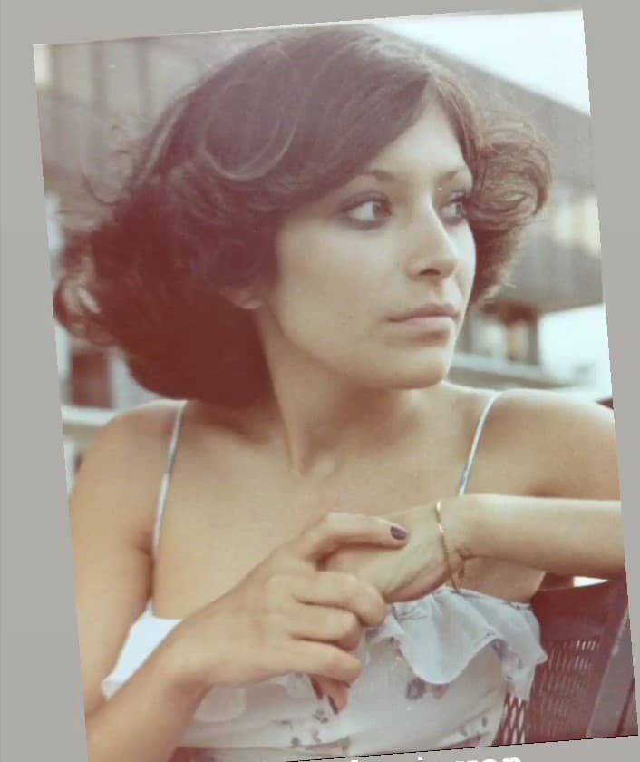 Las publicaciones se volvieron tendencia en redes sociales, donde los seguidores de Aislinn Derbez, destacaron que tenía gran parecido a su mamá cuando era joven. Detallaron que heredó su nariz y ojos, llenándolas de piropos