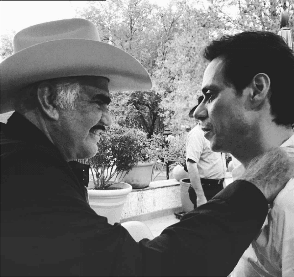 Al parecer Marc escuchaba con atención cada uno de los consejos del intérprete quien no solo es ídolo de los mexicanos, sino de un gran público a nivel internacional