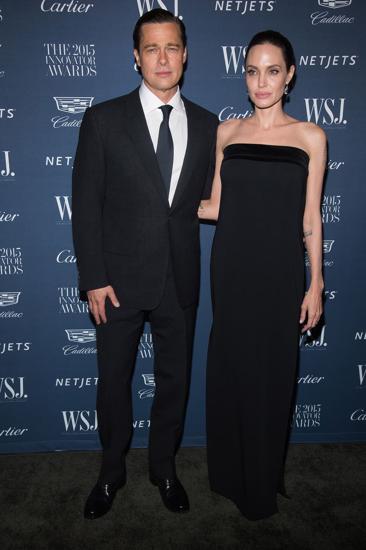 En 2016, Jolie y Pitt anunciaron su divorcio alegando “diferencias irreconciliables” tras permanecer varios años juntos con seis hijos, comenzando con pleitos por la custodia y visitas de sus pequeños. La pareja ha mantenido este asunto alejado de la prensa lo más que han podido.