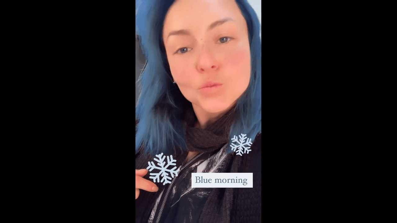 Angelique Boyer apareció con el cabello azul
