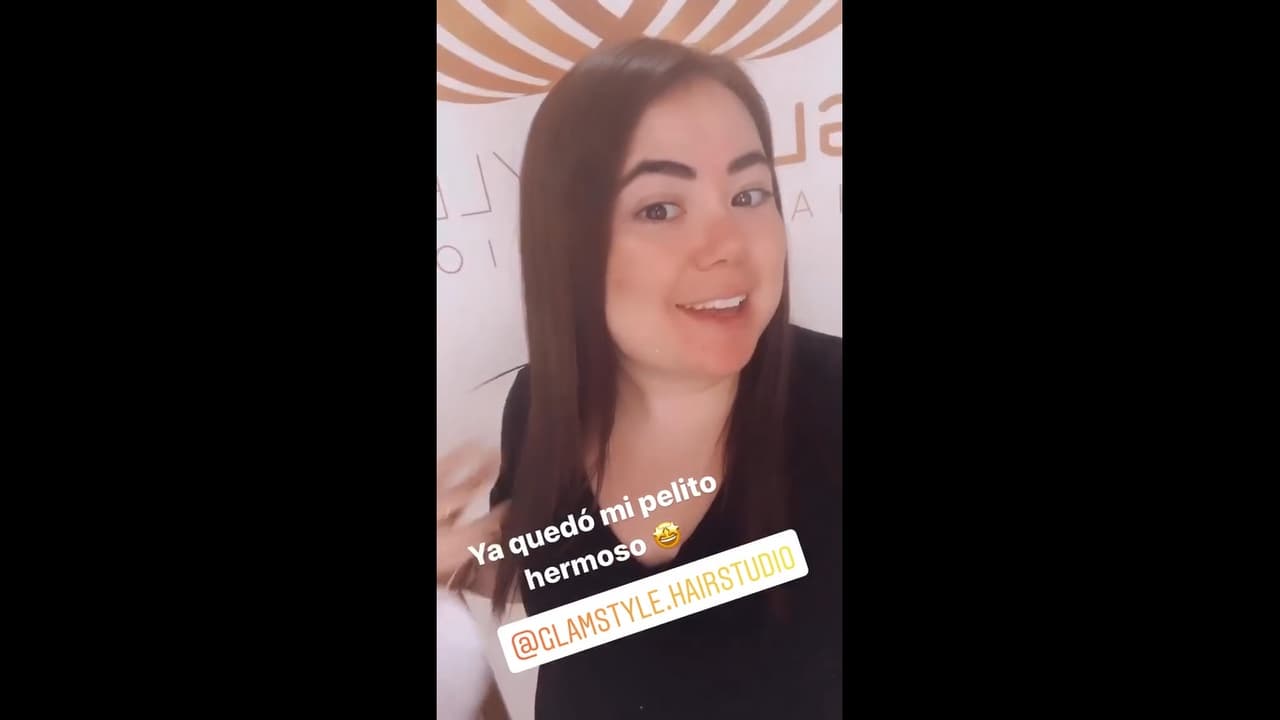 Mariana Botas mostró que su cabello estaba un poco maltratado y que necesitaba un retoque de tinte, para que luciera más castaño.