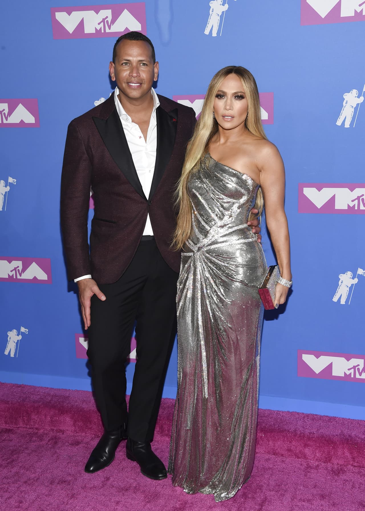 Alex Rodriguez y Jennifer Lopez en la alfombra roja de los MTV Video Music Awards