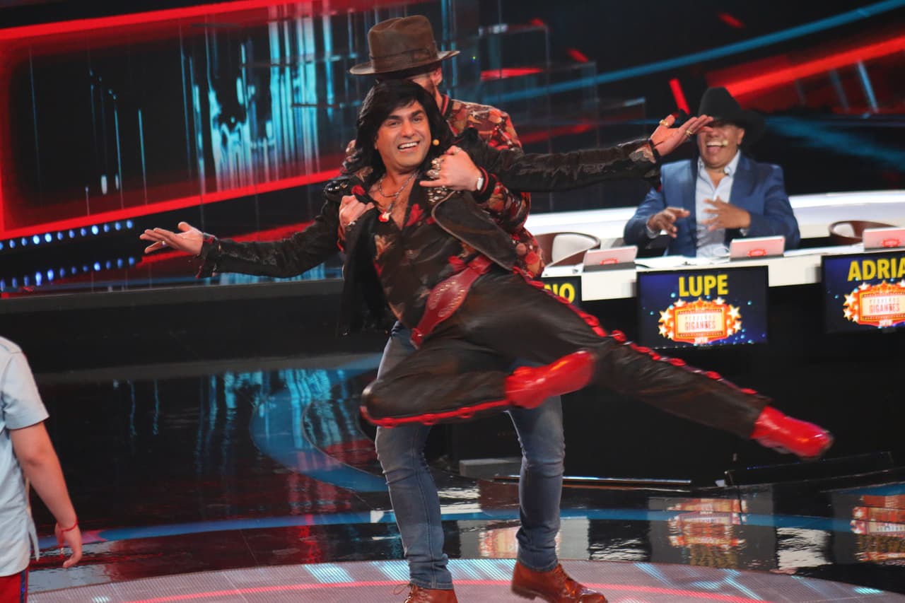 Otro momento inolvidable fue cuando Adrián Di Monte cargó a Albertano, demostrando ambos sus pasos de baile.