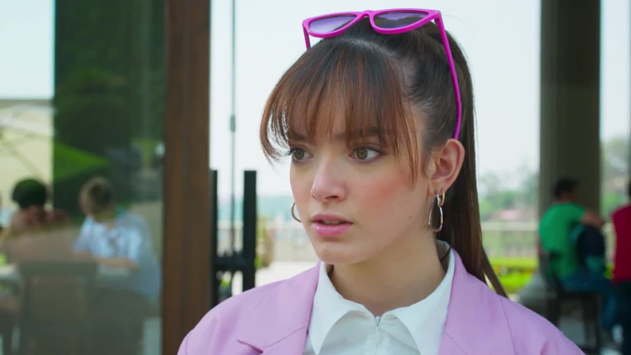Circe se entera que Checo y su familia son delincuentes
