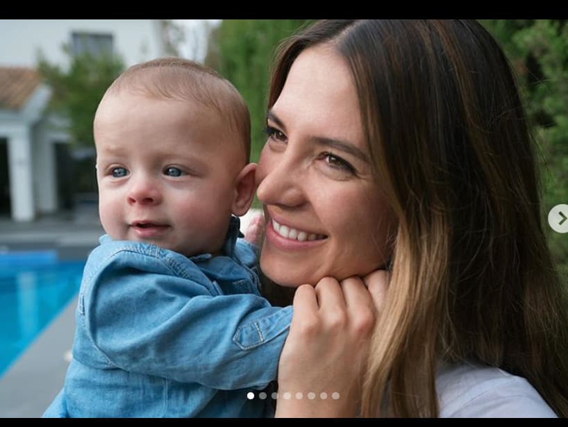 “¡Qué hermoso! Muchas felicidades Noah”, “Es hermoso”, “Demasiado bello”, “Sí, finalmente una foto con tu papá y mamá” y “El bebé más tierno de Instagram”, son algunos de los comentarios de los seguidores de Sarah.