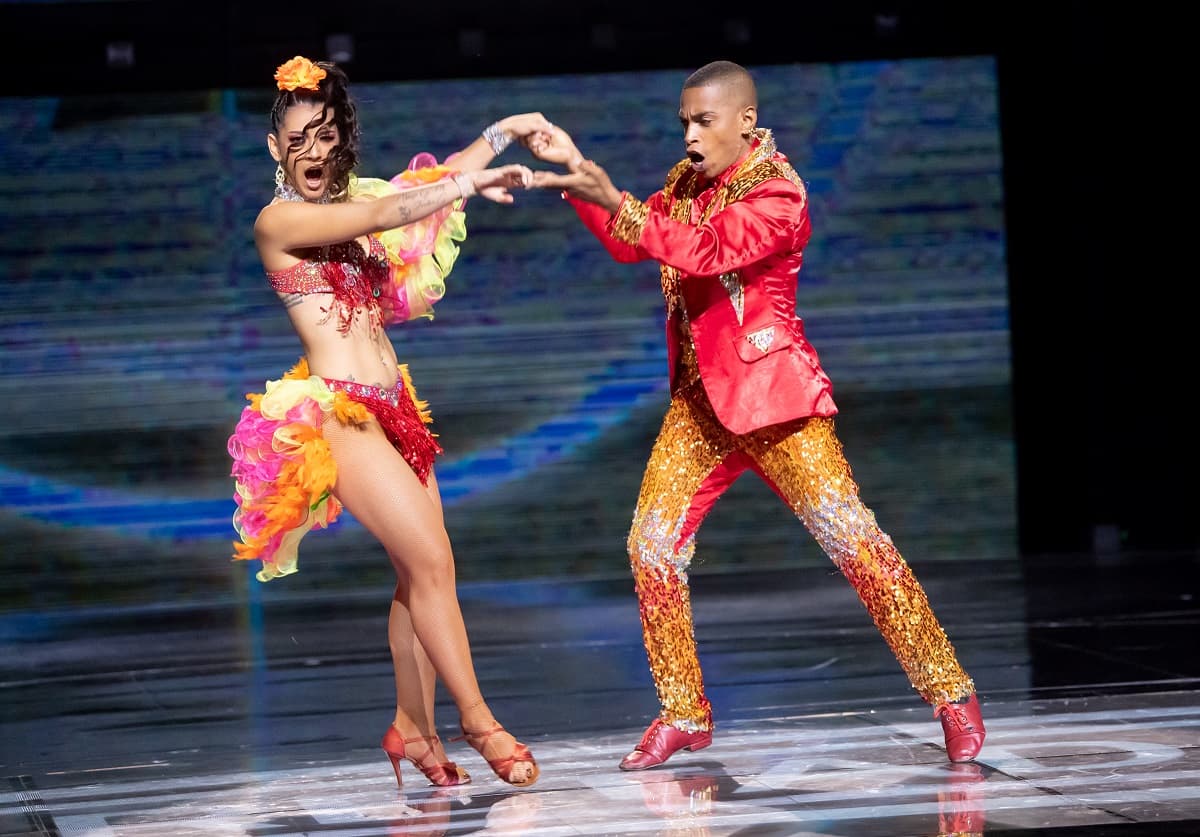 Conoce a la impactante pareja conformada por Jonathan y Paula quienes impactaron con sus pasos de baile