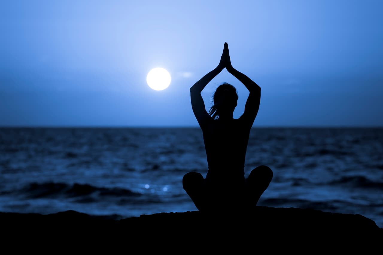 Ritual para aprovechar la magia de la Luna de Nieve 2022