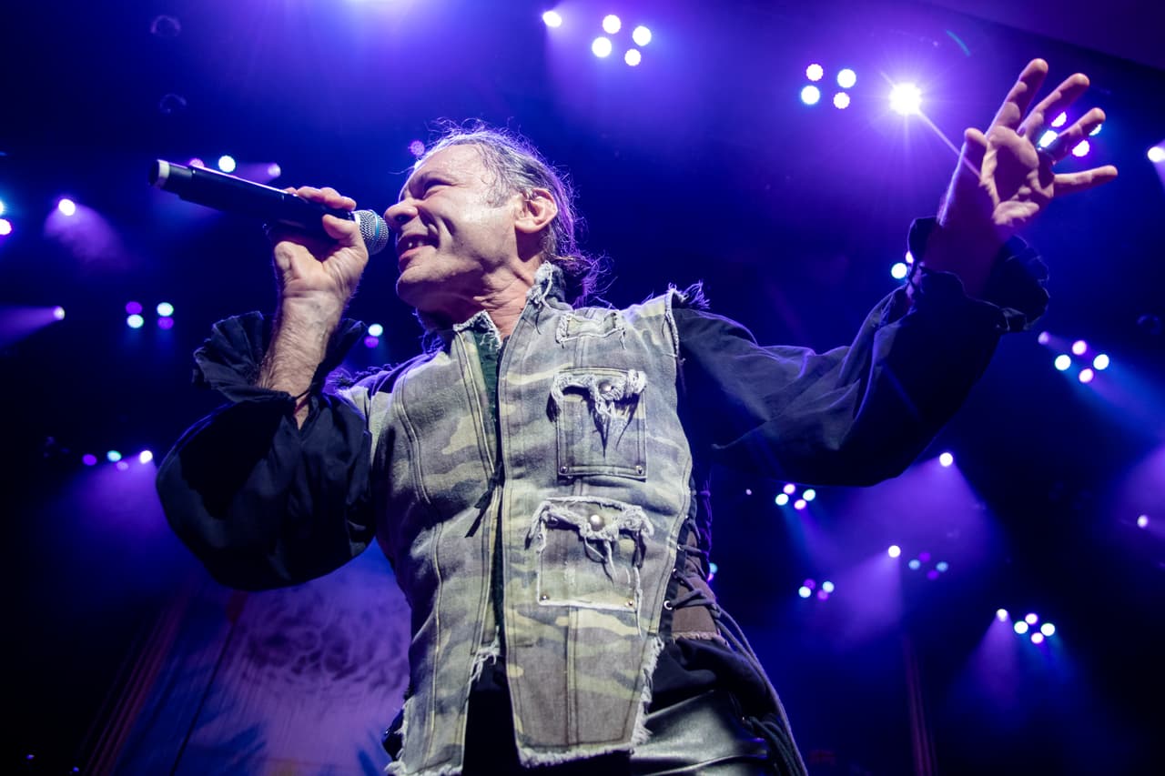 El amor lo puede todo: mamá narra concierto de Iron Maiden a su hijo invidente