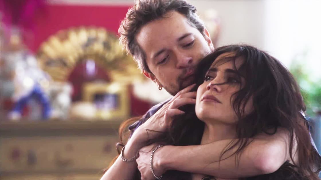 Dalilah se acuesta con el Trenzas para sacarle información