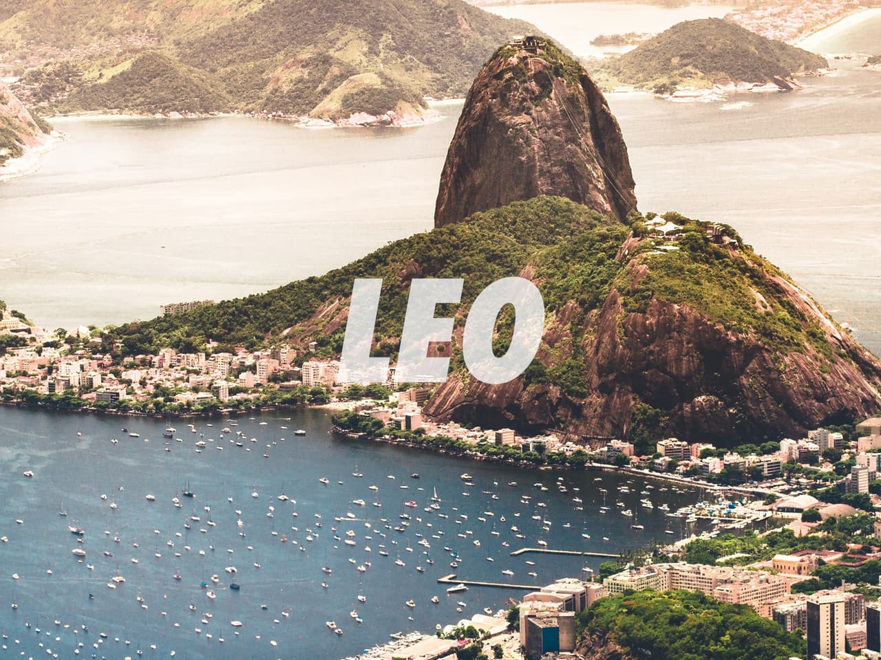 LEO – RÍO DE JANEIRO, BRASIL. El león se distingue por ser creativo, impaciente y muy dominante. Mimarse es una de sus actividades favoritas; para él no existen los caprichos, pues todo se lo merece. El rey de la selva evidentemente necesita un lugar tropical. Un lugar donde la belleza física tiene importancia pues también es extremadamente vanidoso. El ambiente y la fiesta carioca deleitarán todos los sentidos de Leo. Asimismo, la personalidad del brasileño lo inspirará en todos los aspectos y lo motivará a crear y encontrar formas de autoexpresión.