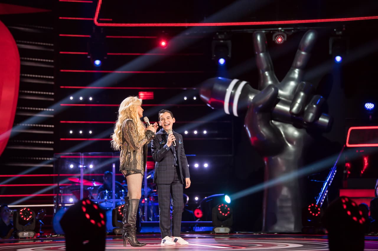 Al borde de la emoción, Mario logró poner a todo el público de pie con su impecable musical. Su madurez y gran compromiso con la música lo colocó como uno de los favoritos del Team Rivera.