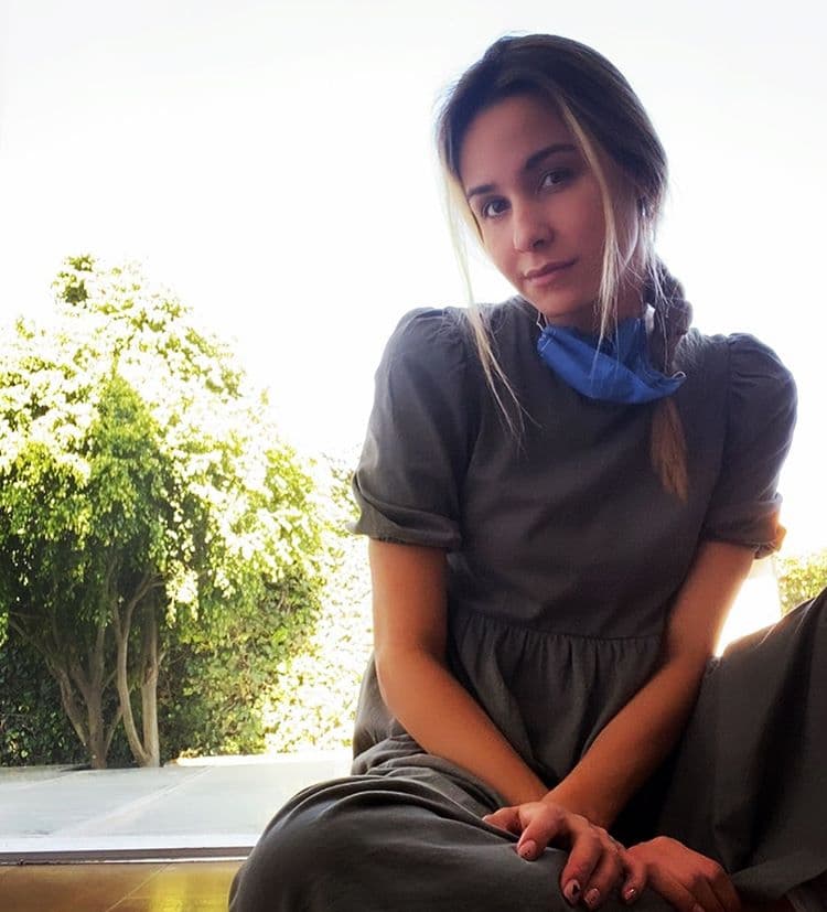 Luego de conocer que era portadora de COVID-19, la presentadora se puso en aislamiento voluntario. “Toca cuidarme mucho, alejarme de mis seres queridos, estaré desaparecida en estos días. Vía redes sociales estaré compartiendo toda esta experiencia que creo que es algo muy nuevo para todos nosotros. Llevo tomando precauciones tres semanas y aún así me pegó el corona, así que bueno les mando un abrazo muy fuerte, aquí seguimos”, afirmó.
