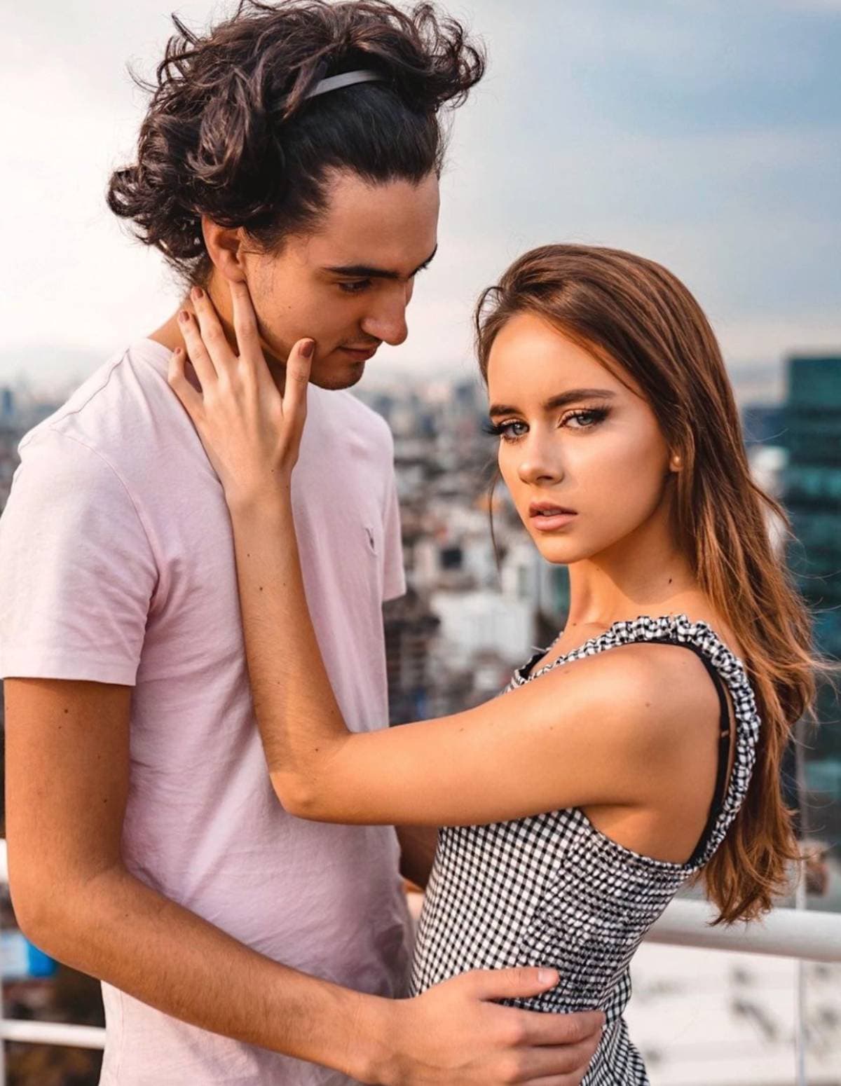 Sebastián Poza y Azul Guaita: De ‘Soltero con hijas’ a novios