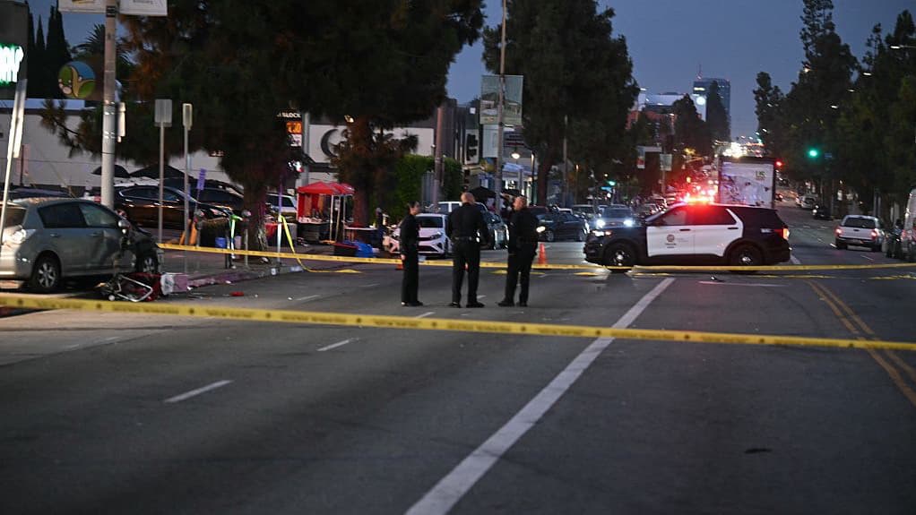 Atropellan a una multitud en Los Ángeles, hiriendo a unas 30 personas