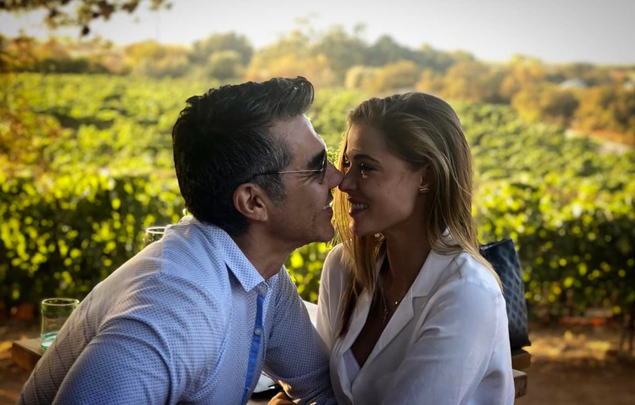 Thuany Martins celebra a Adrián Uribe con foto de su avanzado embarazo: “llenas mi vida”
