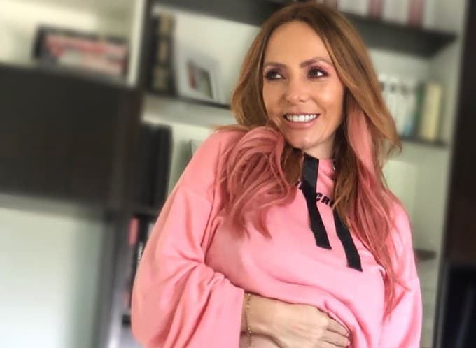 “Estar embarazada es una sensación única”, Erika Zaba presume por primera vez su pancita de embarazo al natural