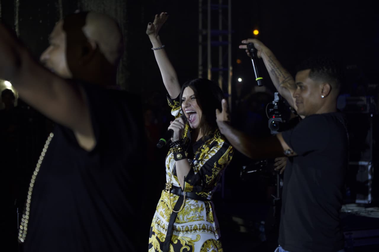 La cantante italiana fue invitada por el popular dúo Gente de Zona (FOTO: Satus Media)