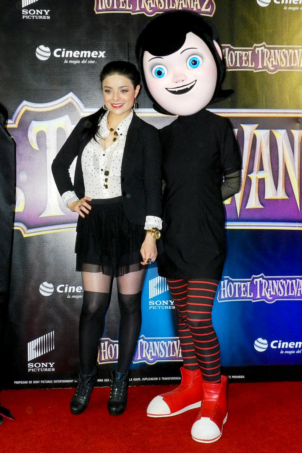 Su versatilidad la han hecho pisar los escenarios teatrales con puestas como “Hércules”, “Blanca Nieves”; “AMORatados”, “Una Semana ¡Nada Más!” y “Checa tu Mail”. En el cine ha hecho doblaje en la trilogía de Hotel Transylvania”.