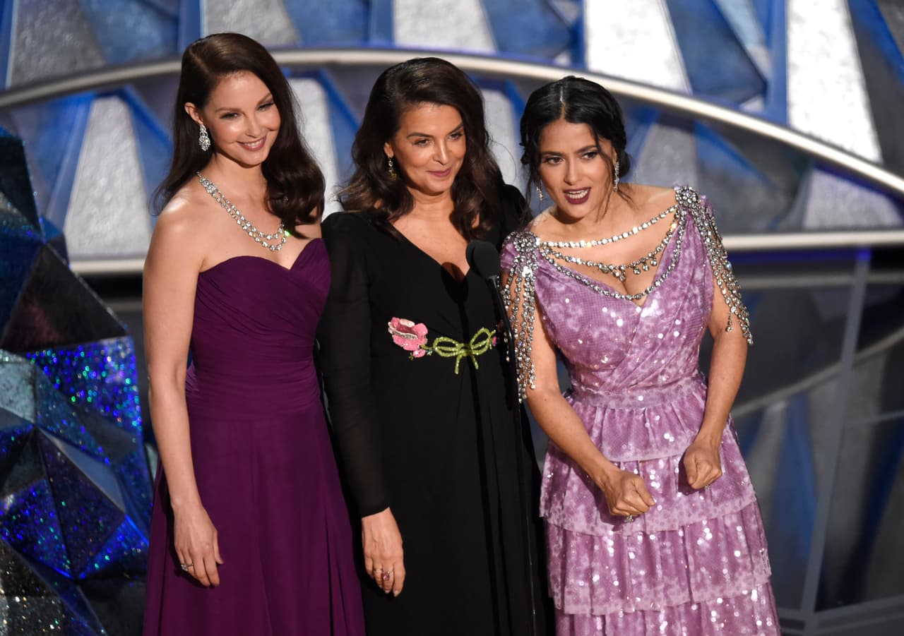 Salma Hayek, Ashley Judd y Annabella Sciorra recordaron los movimientos sociales que surgieron en Hollywood para acabar con el acoso, la discriminación y los ataques a cualquier sector de la población.
