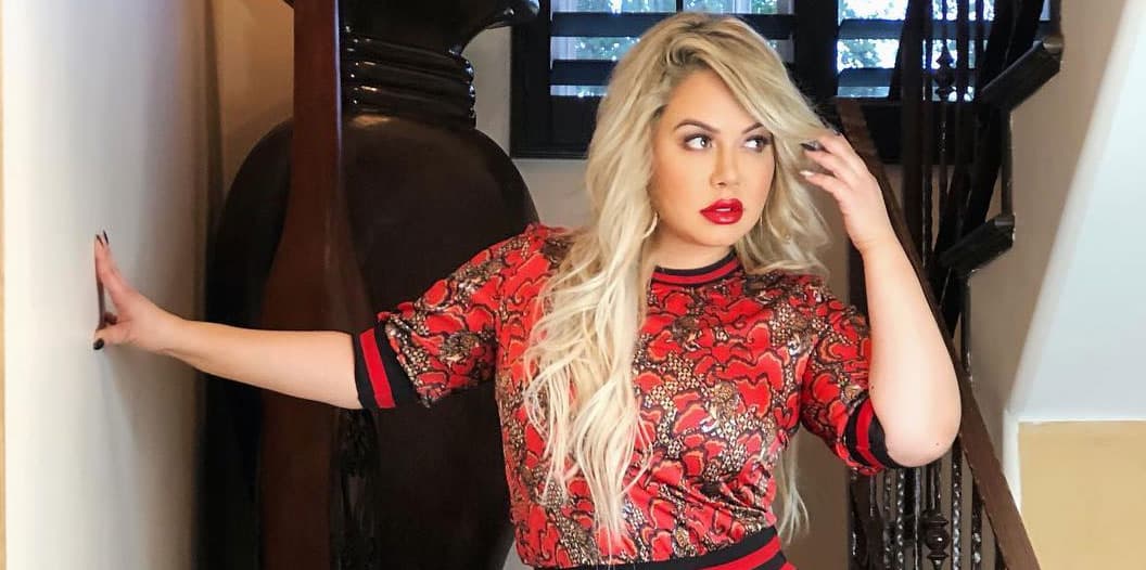 Chiquis Rivera se recupera tras operación de emergencia