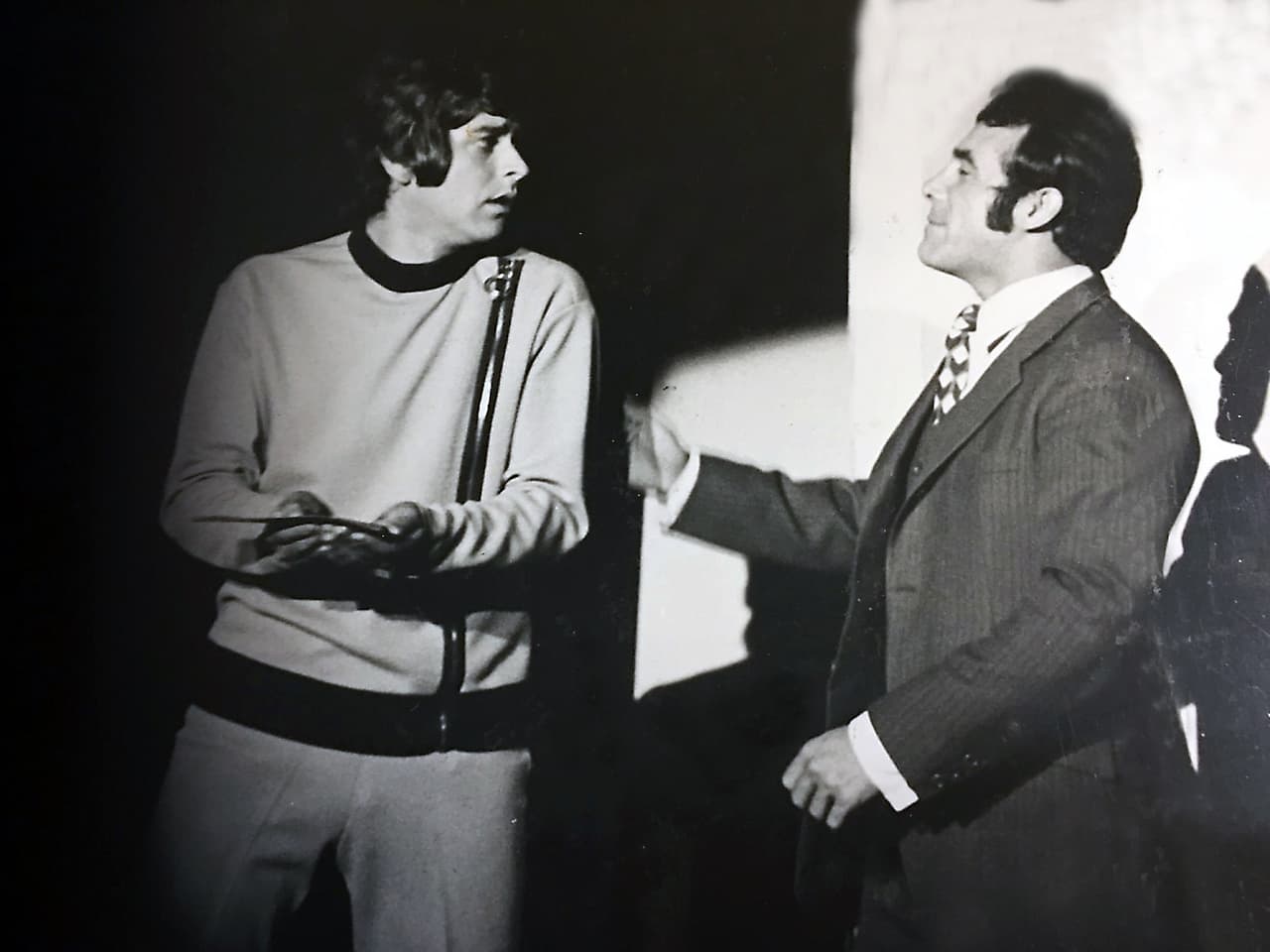 Raymundo Capetillo es un actor que dejó huella en el mundo de las telenovelas al formar parte de éxitos que marcaron a la televisión mexicana. A continuación, revive su trayectoria artística.
