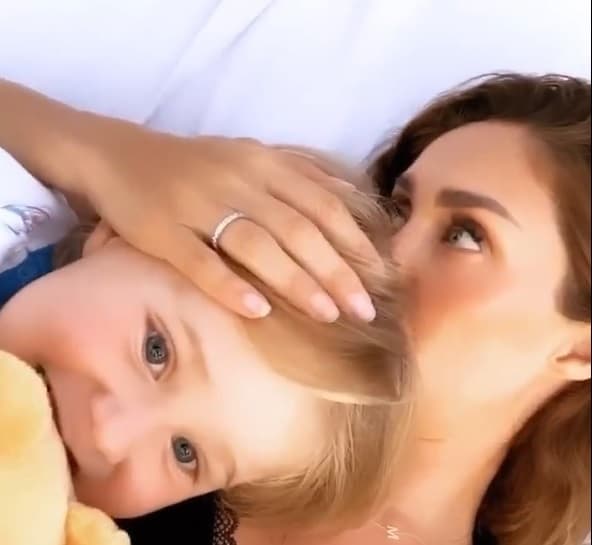 Anahí es una de las figuras del espectáculo que han sorprendido a su público con su faceta como mamá, ya que el crecimiento de Manuel y Emiliano ha sido muy encantador. Además, los fans señalan el gran parecido que tienen los pequeños con su madre.