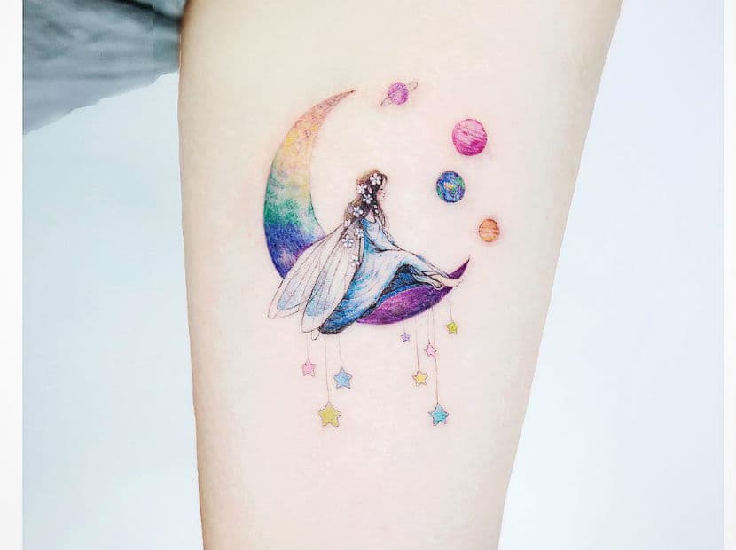 Piscis. Una imagen marina como plantas acuáticas, animales, peces van bien contigo. Igual que una clave de sol o seres imaginarios y fantasiosos como un hada.