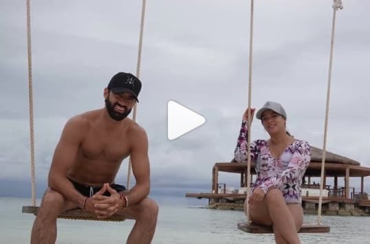 Adamari López nació en Puerto Rico, tiene 47 años y mide 1.57 m.