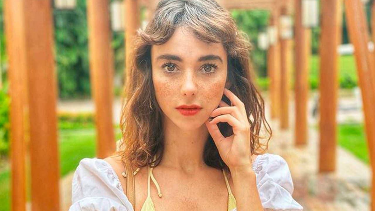 Natalia Téllez exhibe lo desordenado que está su camerino y le llama ‘el cuchitril’