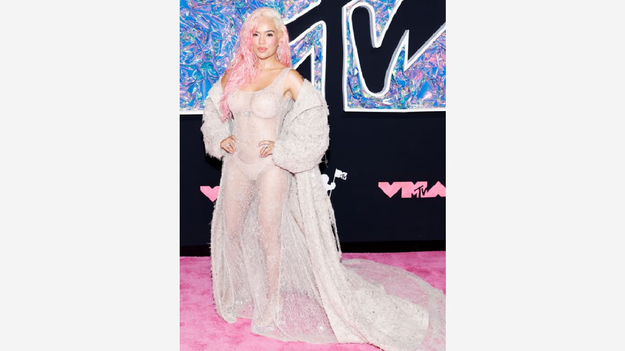 Karol G en los VMAs 2023
