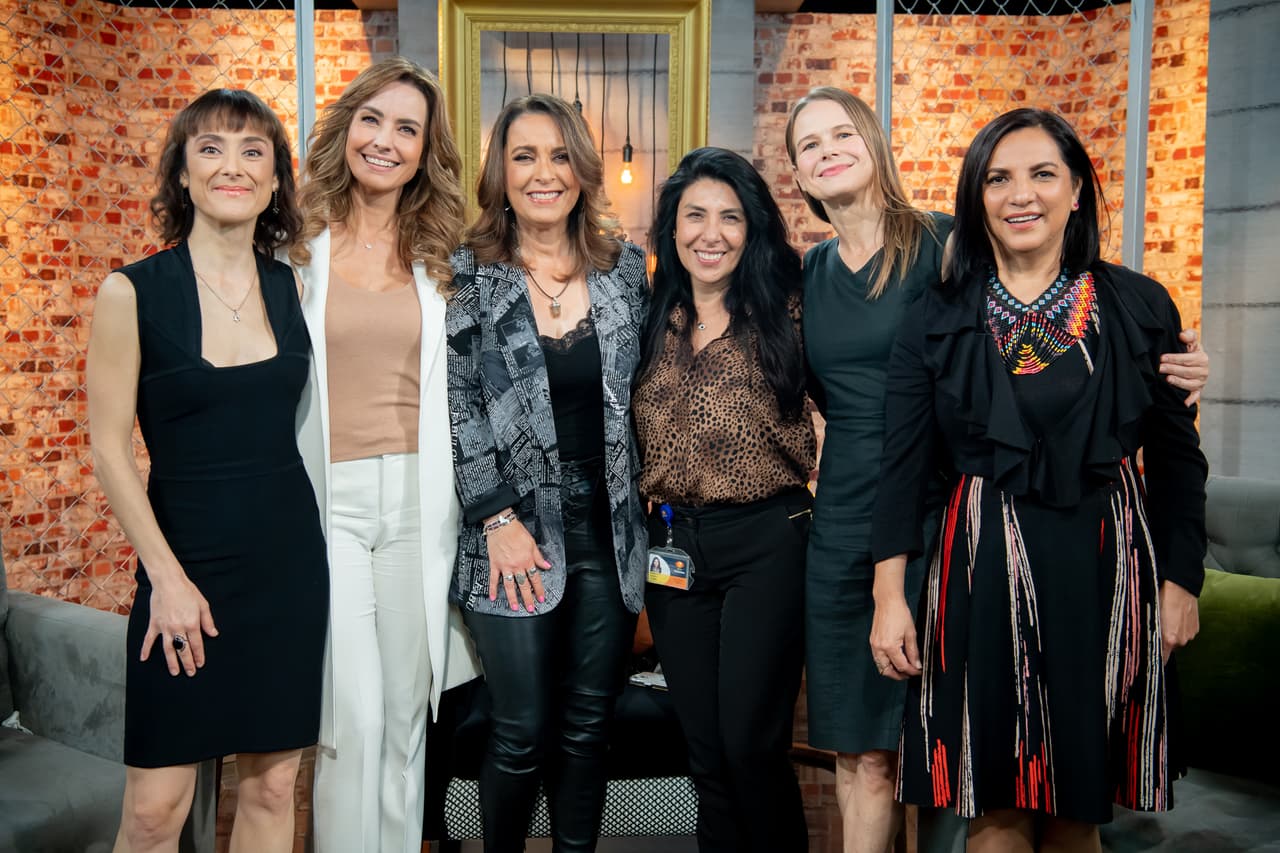 Alejandra Barros, Nailea Norvind, Sophie Alexander, Aurora Valle, Giselle González y Zaide Silvia Gutiérrez