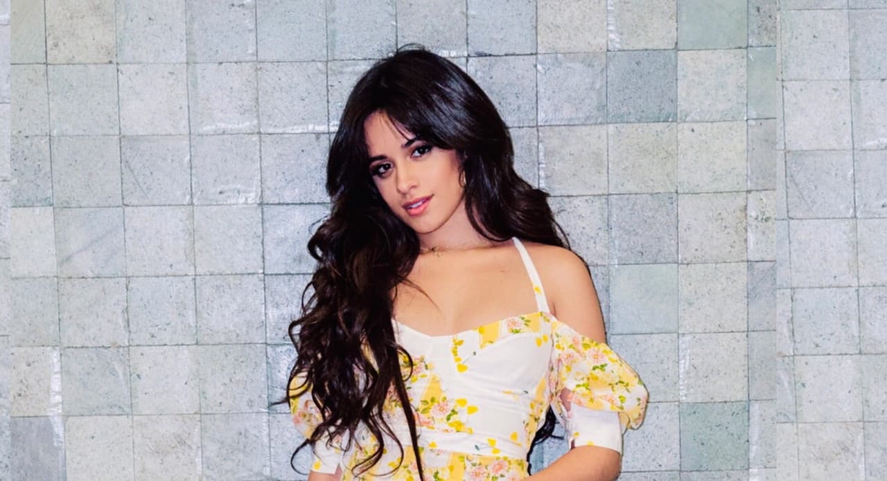 Se viraliza ‘método’ de Camila Cabello para disimular una flatulencia en público