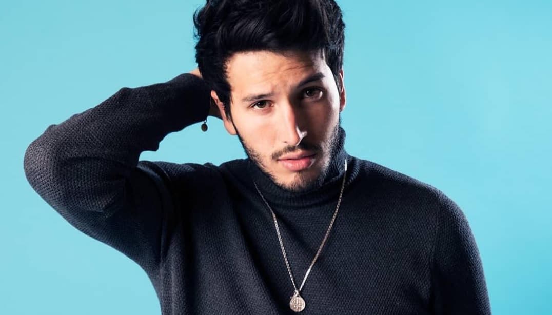 Sebastián Yatra es criticado por elogiar a Michael Jackson en programa infantil