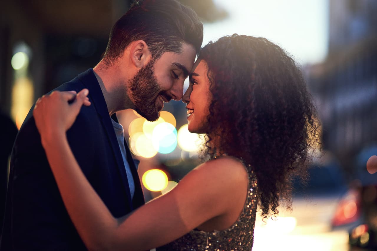 ESCORPIO. Sientes que tu pareja se está alejando. Recuerda que el amor no se acaba, solo se mueve de lugar, así trata de reinventarte y conocer más personas afines a tu signo.