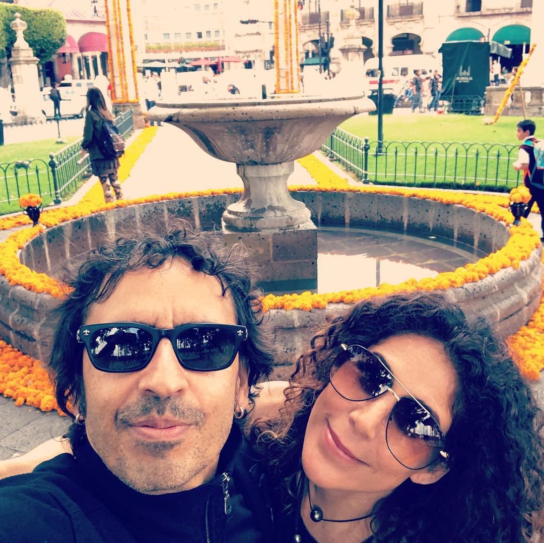 Paralelo a su trabajo en Telehit, Memo del Bosque también produjo proyectos como ‘Al fin de semana’, programa musical conducido por Jorque ‘Coque’ Muñiz, Mónica Noguera y Vica Andrade, con quien formó una familia años más tarde.