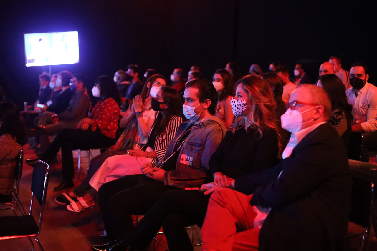 Todos los presentes siguieron los protocolos de salud pertinentes para poder estar juntos.