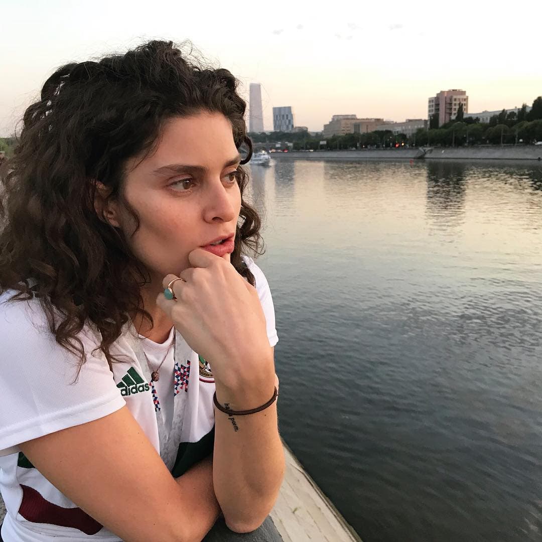 “Siempre he escrito de moda, pero también de las casualidades de la vida, de las cosas que me enamoran del mundo. Sobre experiencias”, compartió en una entrevista publicada por la revista Maxim.