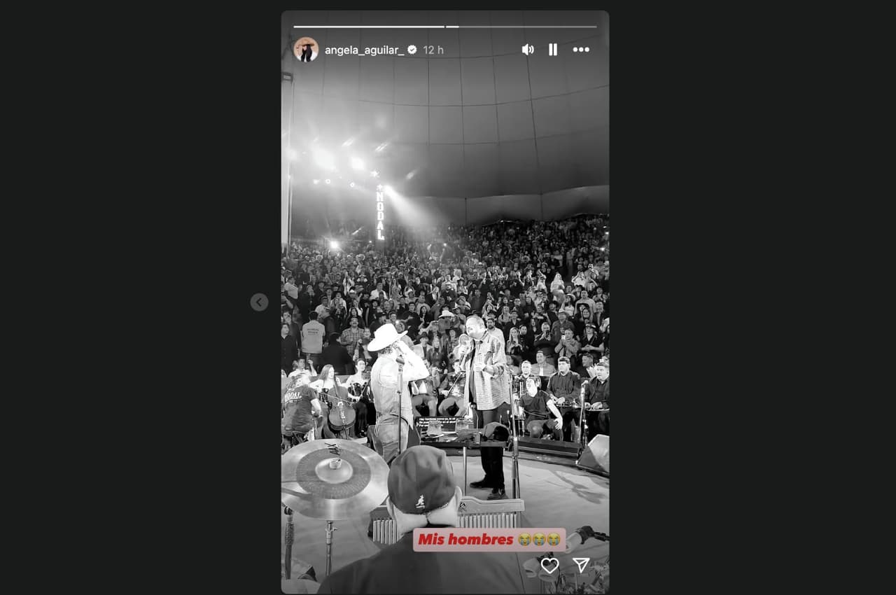 Christian Nodal y Pepe Aguilar cantan juntos.