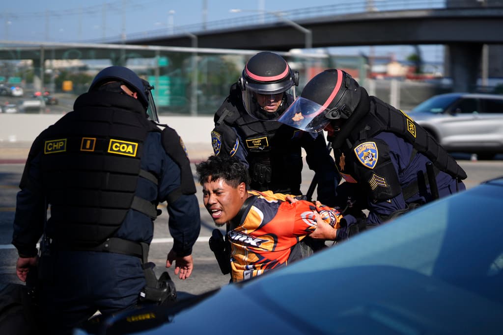 Por qué es tan polémica la Ley de Insurrección que Trump no descarta invocar contra las protestas en Los Ángeles