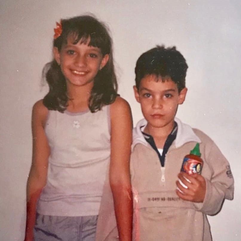 Con el paso del tiempo, conoció a Sergio Juárez Rico con quien estuvo siete años. “A él lo bendigo, porque fue el papá no biológico de mis hijos, se aventó a cambiarle los pañales, a cuidarlos mientras yo me iba de gira”, compartió al periodista.
