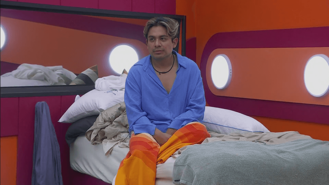 Ricardo Peralta en el cuarto Tierra