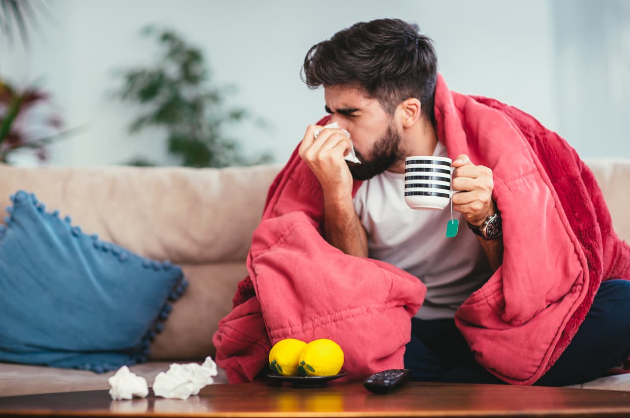 Enfermedades. El estrés afecta tu sistema inmunológico, lo que provoca que fácilmente contraigas enfermedades respiratorias.
