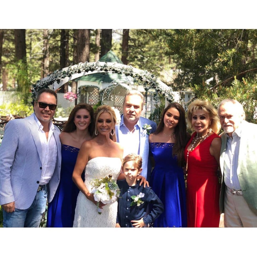 De acuerdo con el portal Quién, la pareja eligió la ciudad de South Lake Tahoe, California, para realizar esta ceremonia, a la que asistieron sus familiares y amigos más cercanos.