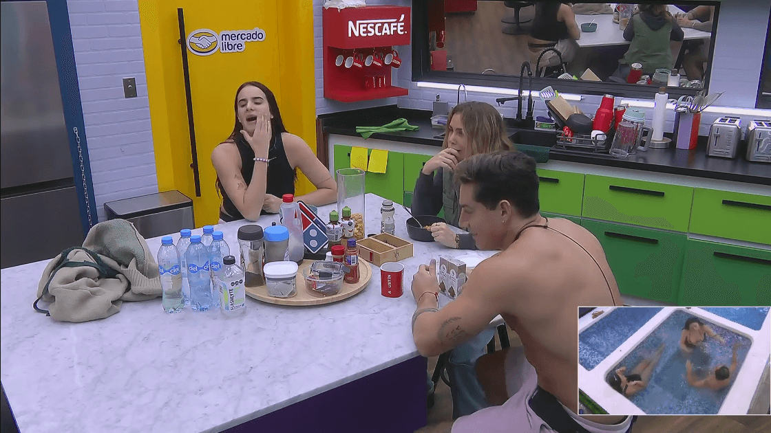 Gala y Agustín reacciónan a los cantos de Gomita y Ricardo Peralta