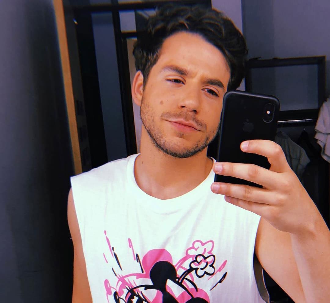 El actor argentino Fernando Dente confiesa que es hijo de un sacerdote