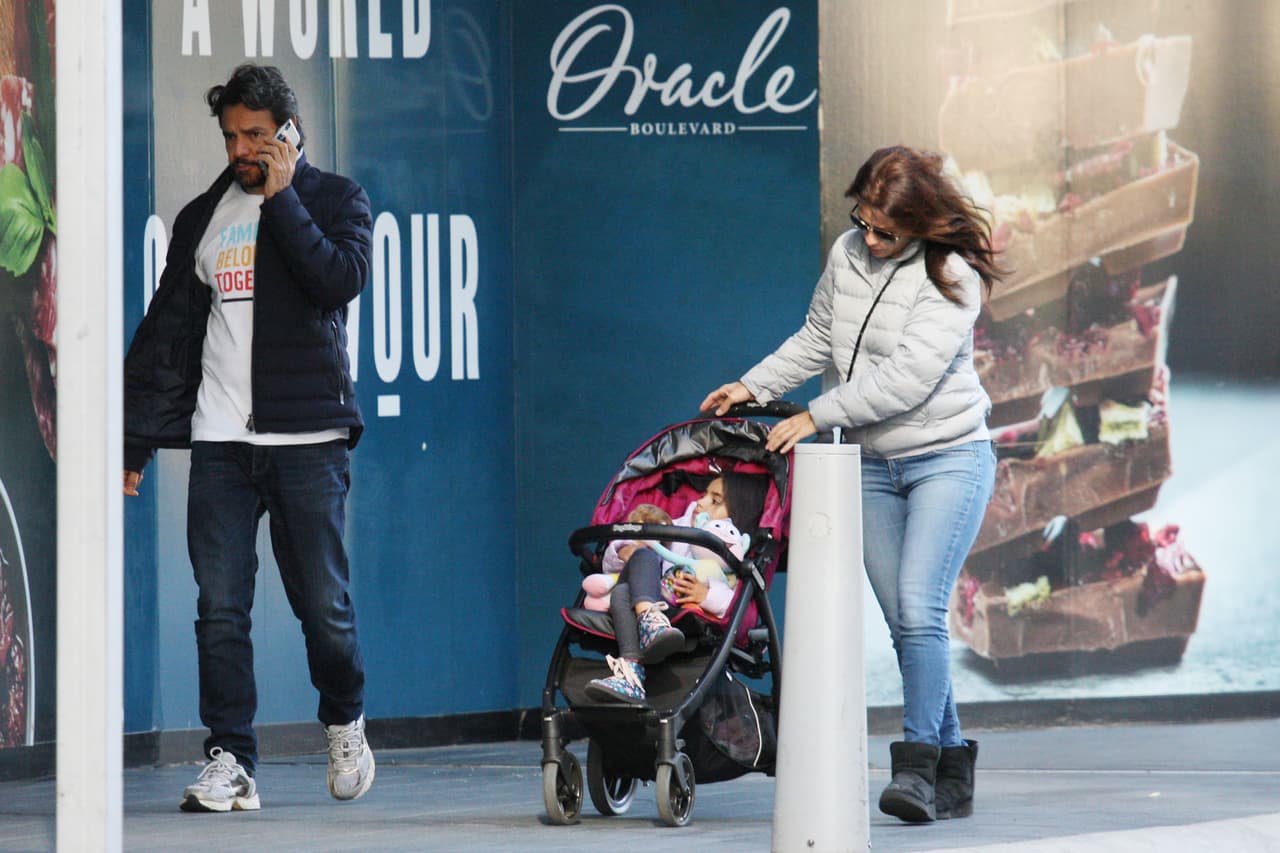 Eugenio Derbez, Alessandra Rosaldo y la pequeña Aitana ya están en Australia, mira las imágenes.