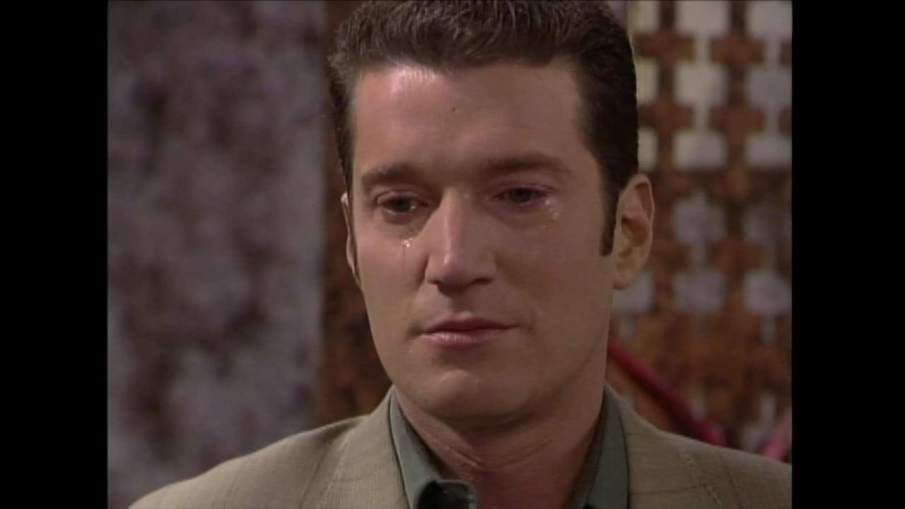 Inicio C53: Ricky trata de abusar de Adela