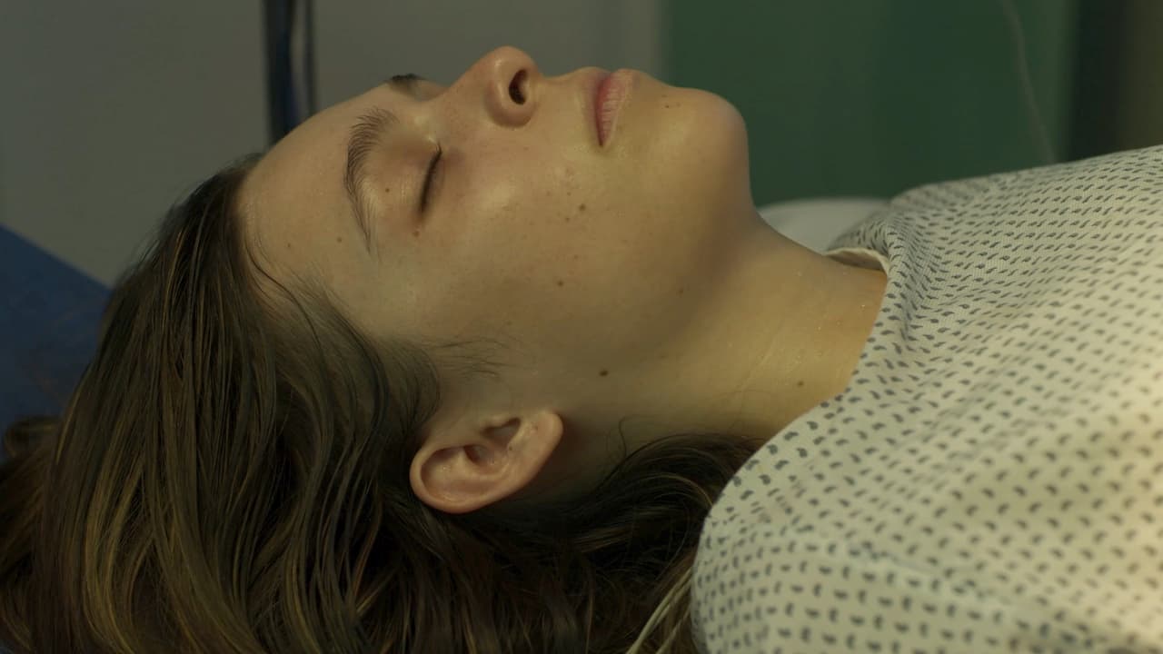 Gael la traslada al hospital para salvar la vida de los bebés y de Marena.